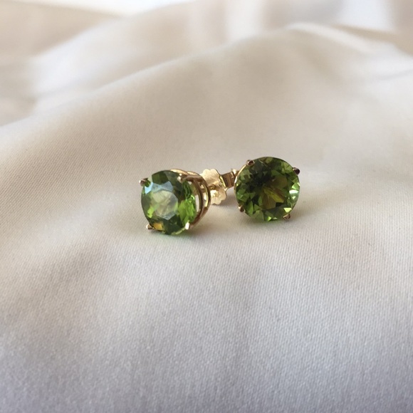 Jewelry - Peridot Yellow Gold Earrings